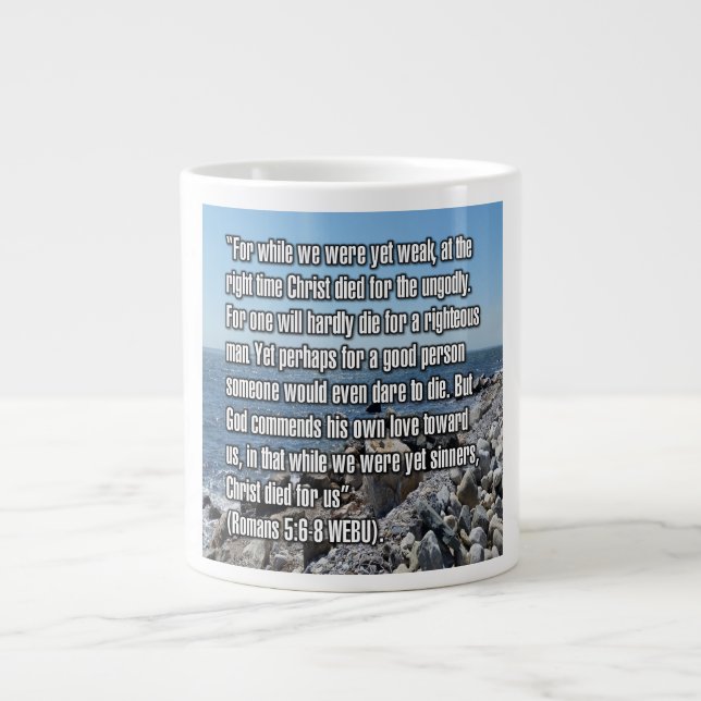 Römer 5:6-8 WEBU Mug Jumbo-Tasse (Vorderseite)