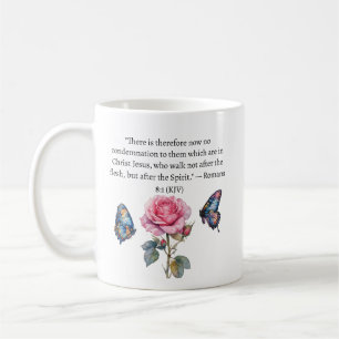 Römer 8:1 KJV Rosa Rose und Schmetterling Glaube Kaffeetasse