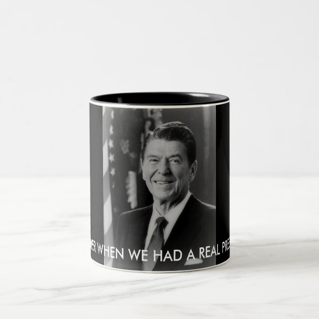 ronald_reaganTHM, ERINNERN sich, an ALS WIR EIN Zweifarbige Tasse (Mittel)