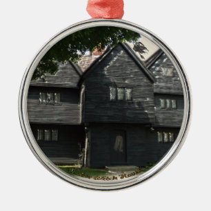 Rond Argenté Ornement de la maison de sorcière Salem