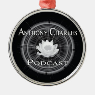 Rond Argenté Ornement de Podcast à C.A.