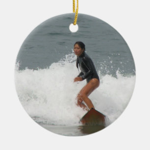 Rond En Céramique Ornement surfant de fille