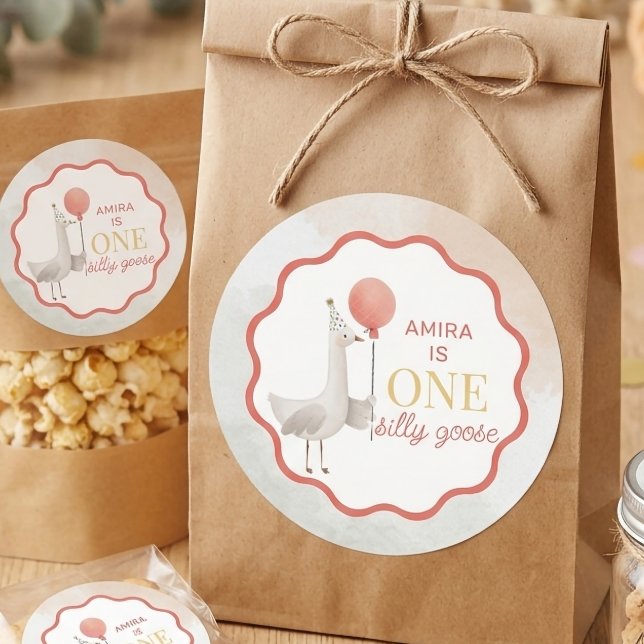 Rond Silly Goose First Birthday Sticker Personalized (Créateur téléchargé)