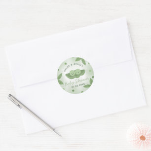 Rond Sticker Baby shower pour deux petits pois dans un 