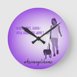 Ronde Horloge de marche de chien de fille