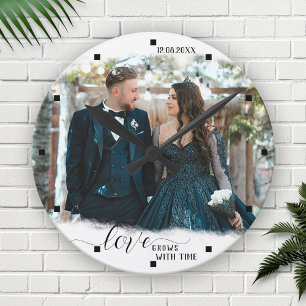 Ronde Horloge de mariage photo Love Grows With Time