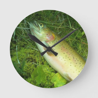 Ronde horloge du pêcheur à la truite