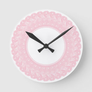 Ronde Horloge rose élégante de dentelle