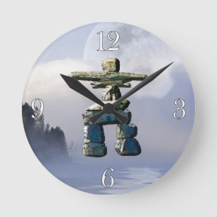 Ronde Inukshuk & Wilderness Moon Art Horloge