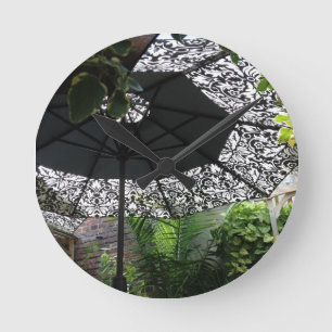RONDE RESTAURANT THAÏLANDAIS PARAPLUIE / HORLOGE DE SCÈN