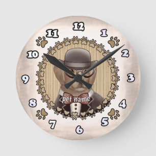 Ronde Retriever doré portant des lunettes Horloge