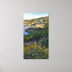Roosevelt Lake Brücke Arizona Gelbe Wildblumen Leinwanddruck