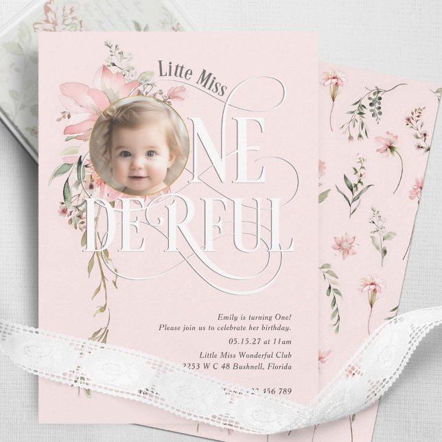 Rosa 1. Geburtstag Miss Onederful Wildblume Foto Einladung (Little MIss Onederland, Pink Baby girl 1st birthday wildflower themed invitation.)