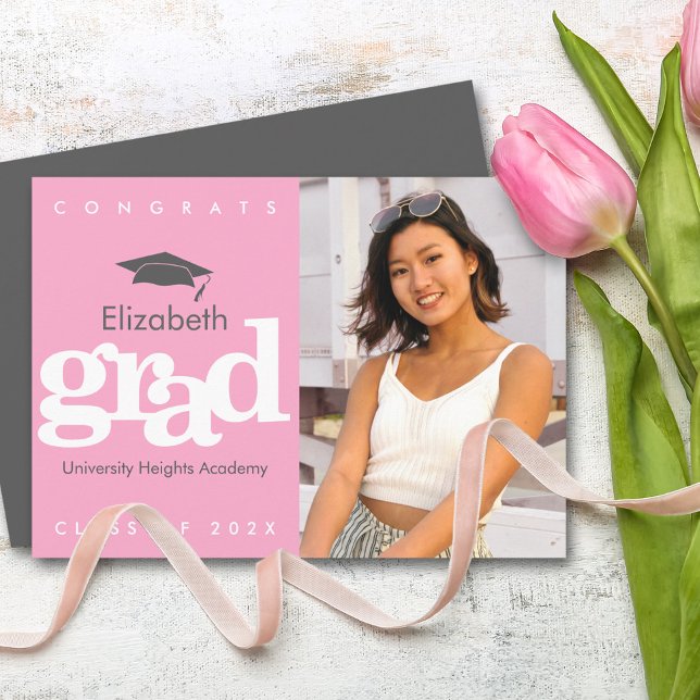 Rosa Abschluss Foto graue Kappe fett modern Ankündigung (Von Creator hochgeladen)