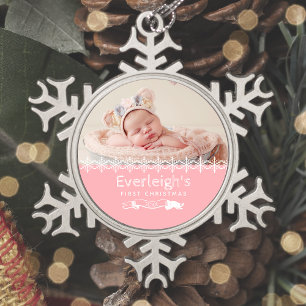 Rosa Andenkenfoto vom ersten Weihnachten des Babys Schneeflocken Zinn-Ornament