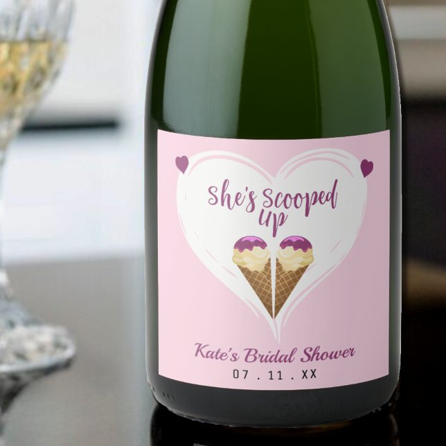 Rosa aufgetauchte Eiscreme-Herz-Brautparty (Scooped Up Pink Ice Cream Heart Bridal Shower Sparkling Wine Label
)