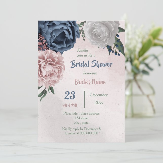 Rosa blaue und weiße Blumengrün Brautparty Einladung (Stehend Vorderseite)