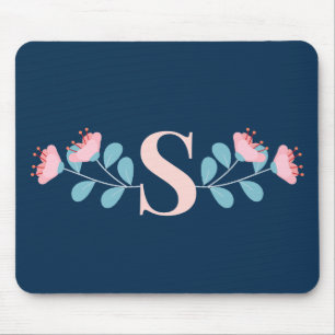 Rosa blühende Blume im skandinavischen Stil Mousepad