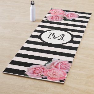 Rosa Blume an Schwarz-weißen Streifen, Monogramm Yogamatte