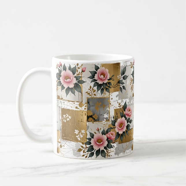 Rosa Blume auf den Goldplätzen und den weißen Plät Kaffeetasse (Links)