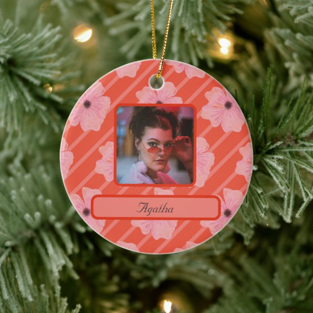 Rosa Blume und Streifen Personalisiert Keramik Ornament (Baum)