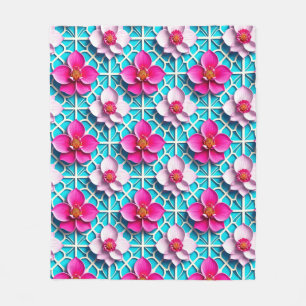 Rosa Blumen auf einem geometrischen blauen Hinterg Fleecedecke