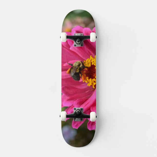 Rosa Blütenmaus-Blume Skateboard (Vorderseite)