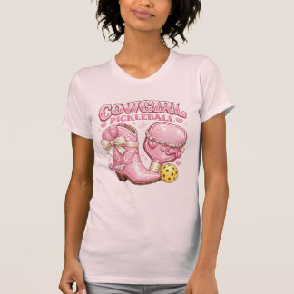 Rosa Cowgirl-Pickleball: Kokette Stiefel und Padde T-Shirt
