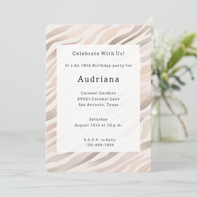 Rosa Creme Zebra Animal Print Birthday Einladung (Stehend Vorderseite)
