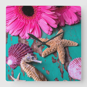 Rosa Daises und Seepferd mit Starfish Quadratische Wanduhr