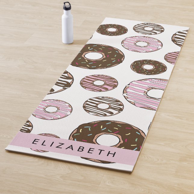 Rosa Donuts, braune Donuts, Sprinklen, Ihr Name Yogamatte (Beispiel)