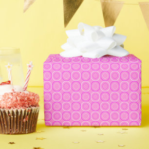 Rosa Donuts in rosa Geschenkpapier