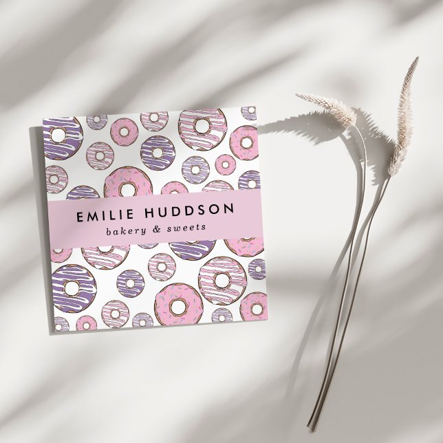 Rosa Donuts, Lila Donuts, Kuchenladen, Konditorei Quadratische Visitenkarte (Von Creator hochgeladen)