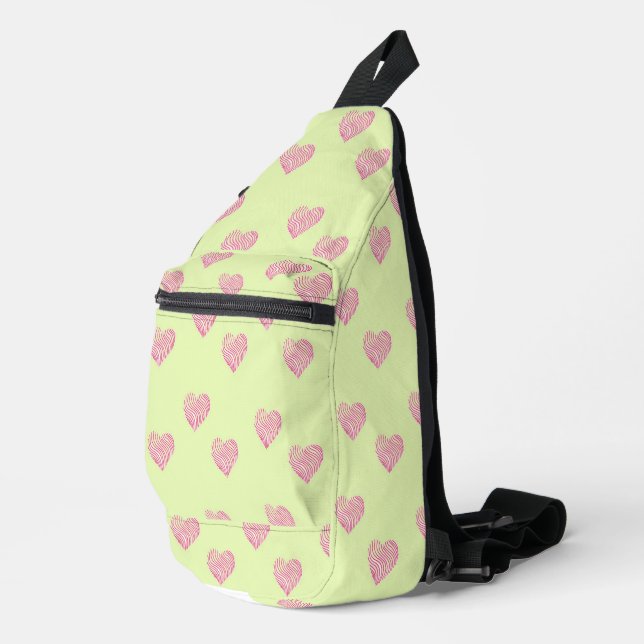 Rosa Doodle reiht die Herzen auf grün Crossbody Bag (Rechte Ecke)