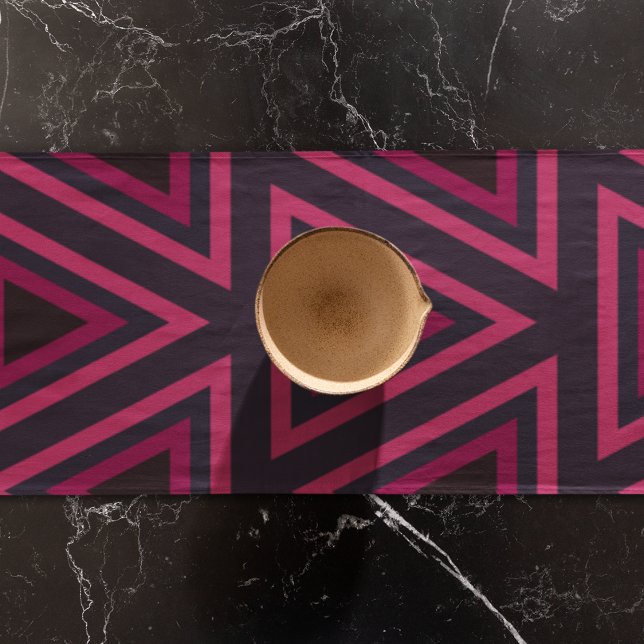 rosa Dreiecke Muster Großer Tischläufer (triangle pattern  table runner)