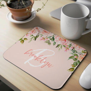 Rosa errötendes Blumen-Rosen-Script-Monogramm Mousepad