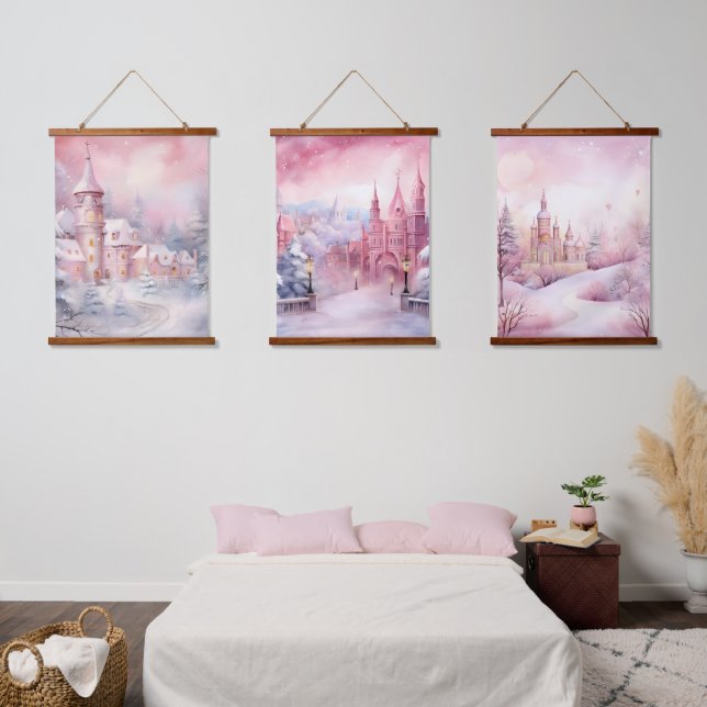 Rosa Fairytale Burgen von Castel San Pietro Wandteppich Mit Holzrahmen (Schlafzimmer)