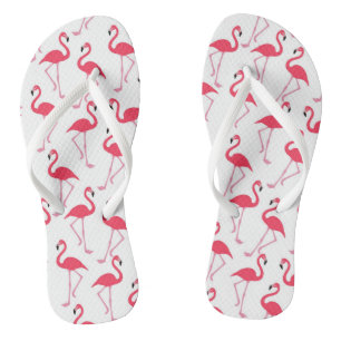 Rosa Flamingo drehen Reinfälle um Flip Flops