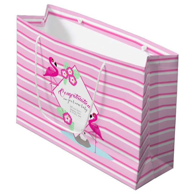 Rosa Flamingo personalisiertes Babyduschgeschenk T Große Geschenktüte (Vorderseite Schrägansicht)