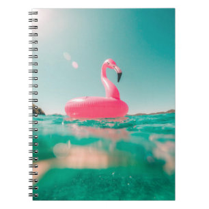 Rosa Flamingo schwimmen auf dem Körper des Wasser Notizblock