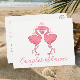 Rosa Flamingo Tropischer Strand Paare Brautparty Einladungspostkarte