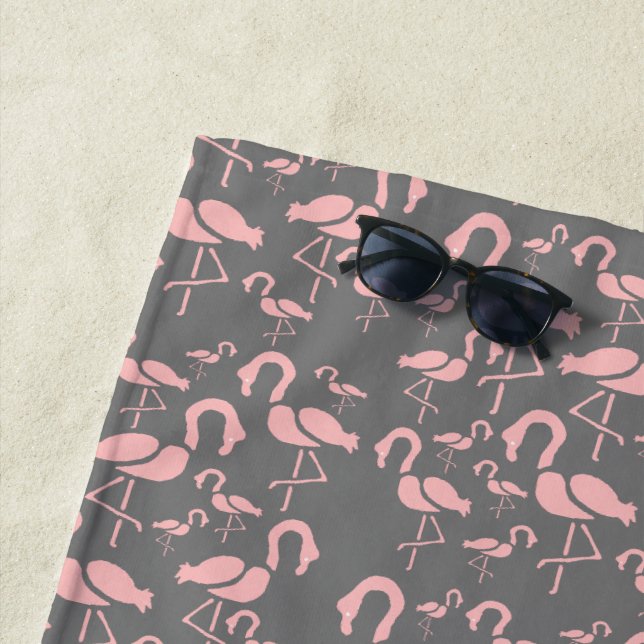 Rosa Flamingo tropisches Rosa und graues Retro Strandtuch (Beispiel)