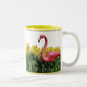 Rosa Flamingo, zeigen mich, dass Ihr Garten und Zweifarbige Tasse