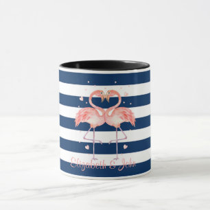 Rosa Flamingos in Liebe, blaue Streifen Tasse