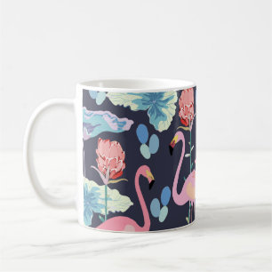Rosa Flamingos umgeben von Lotusblumen und Protea Kaffeetasse