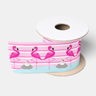 Rosa Flamingos und Ausbrüten des Satinband
