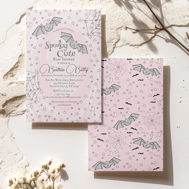 Rosa Fledermäuse Niedliche Babydusche Einladung (Baby bats flying among stars, moons and webs against a pink watercolor background. Back: Baby Bats)