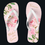 Rosa florale botanische Mutter der Groomehe Flip Flops<br><div class="desc">Diese personalisierte Rosa Floral Botanische Mutter der Groom Wedding Flip Flops bieten ein elegantes ästhetisches Design von rosa Peony Blume Aquarellmalerei. Die wunderschönen Flip Flops sind ein unvergessliches Geschenk für Hochzeitsfeier-Mitglieder: Braut, Brautmädchen, Brautmutter, Trauzeugin... Sie fügen Ihrem Hochzeitstag, Junggeselinnen-Abschied oder anderen Feierlichkeiten eine stilvolle Glamour hinzu. Strich Anpassen Sie es...</div>