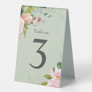 Rosa Florale Sträuße auf Sagegrüner Hochzeit Tischaufsteller