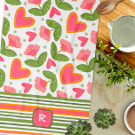 Rosa Fun Chic Monogram, initial floral gestreift Geschirrtuch<br><div class="desc">Chic Pink Floral Personalisiert Initial Modern Kitchen Handtuch. Diese farbenfrohen Küchenhandtücher sind perfekt,  um Ihre Küche farbenfroh zu gestalten. Pair es mit einer Flasche Wein und es ist ein großes personalisiertes Geschenk für Freunde,  Familie,  Mitarbeiter,  Nachbarn,  etc.. Für weitere Geschenkideen,  vergewissern Sie sich,  Karo aus dem Inspirivity Zazzle Geschäft.</div>